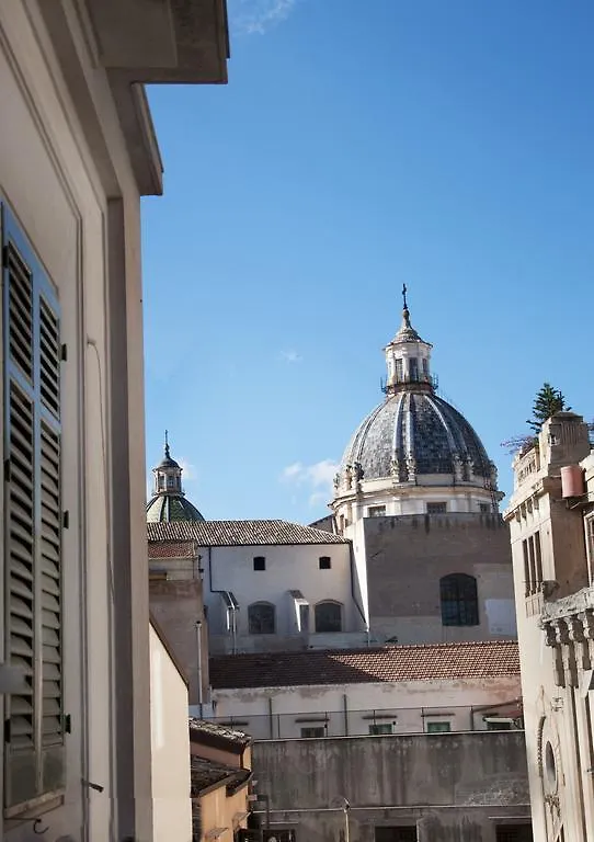 *1*7*4* Via Roma Panzió Palermo